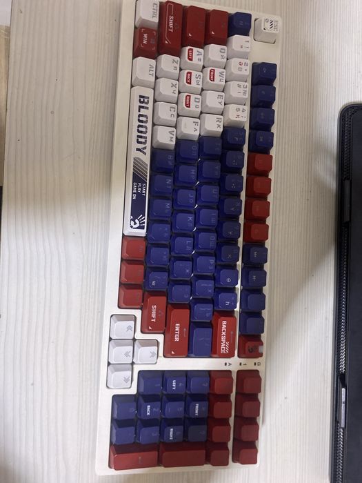 Продам механическую клавиятуру bloody s98