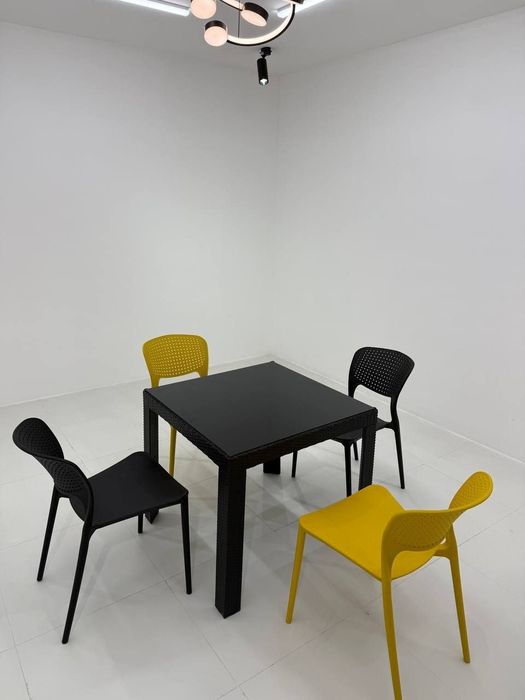 Plastmassa stullar Пластиковые  стулья