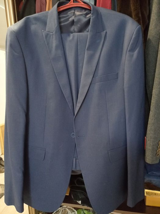 Продам мужской костюм