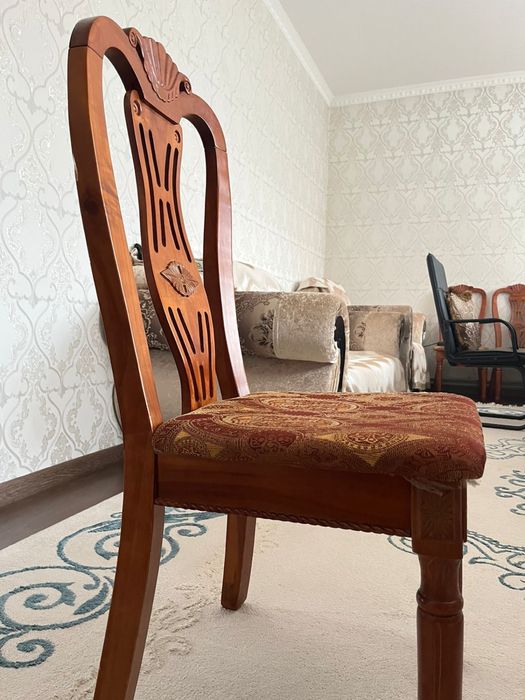 Стол, стулья сатылады