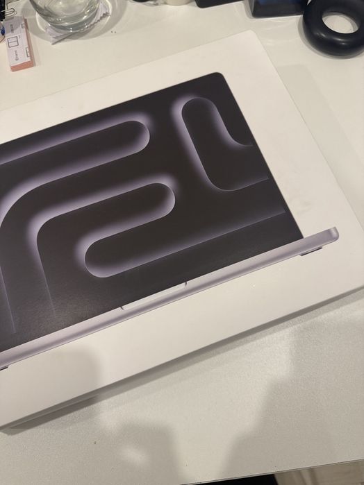 macbook 14 pro M5 512gb