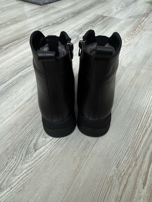 Зимние ботинки женские