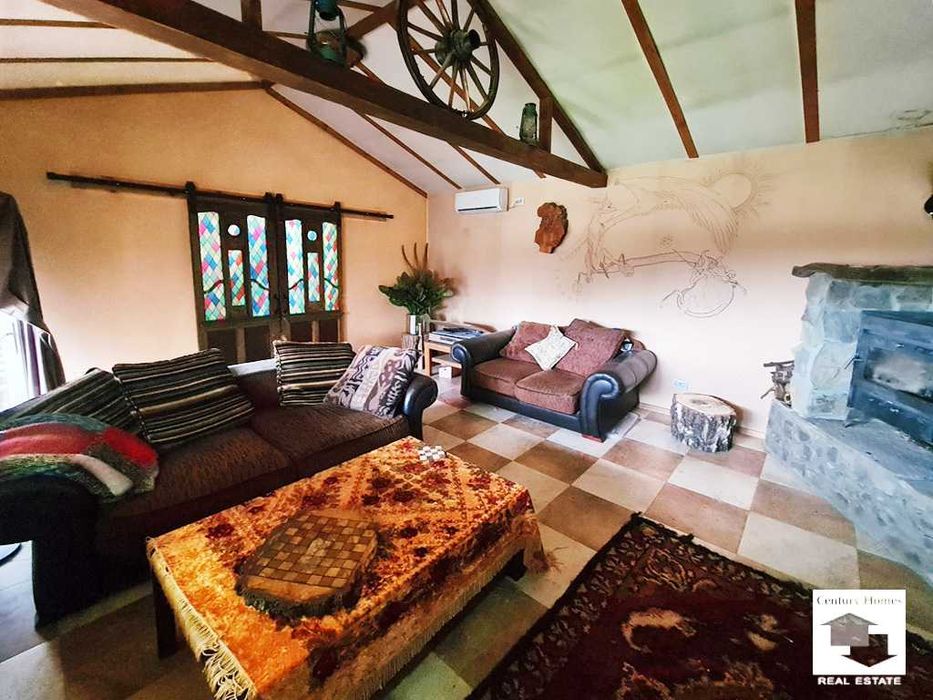 140332 Каменна къща с просторен двор и кладенец в с. Горна Липница