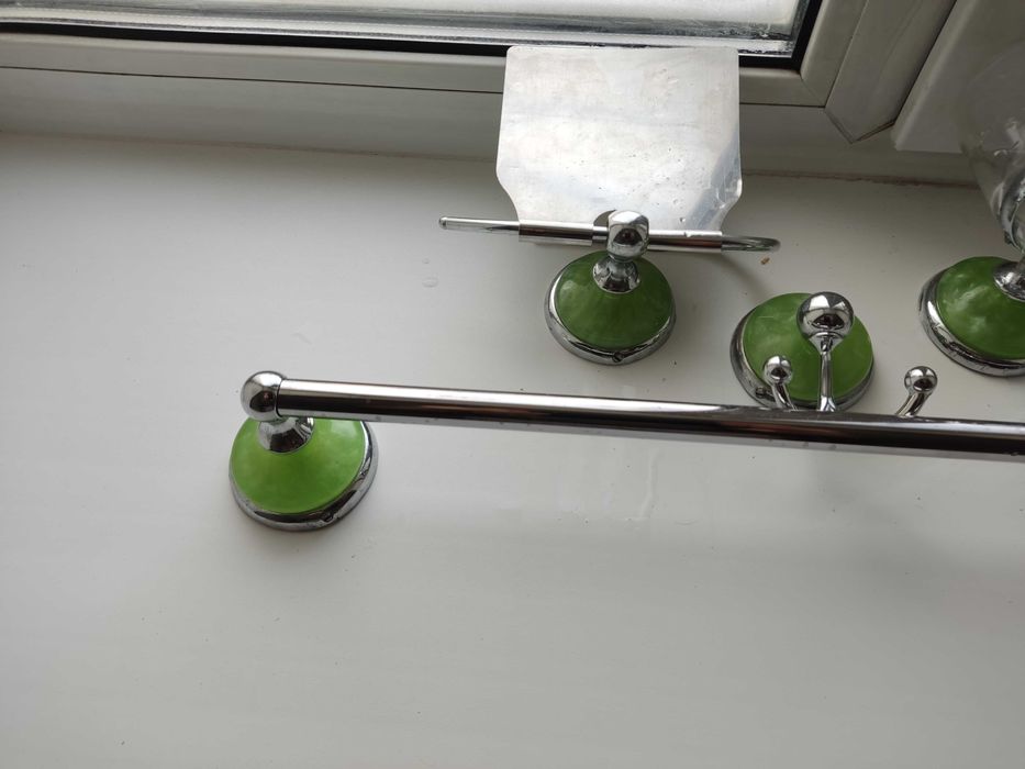 Продам набор с зеркалом в ванную комнату