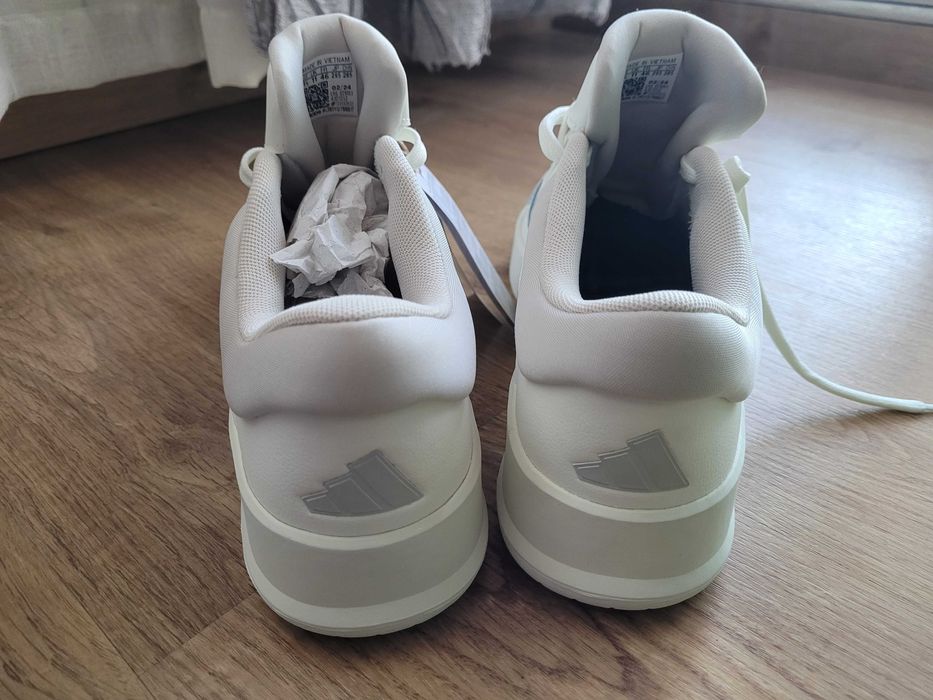 Маратонки Adidas Court 24