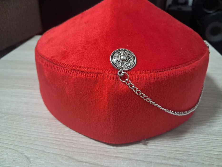 Тюбитейка с украшением продам.