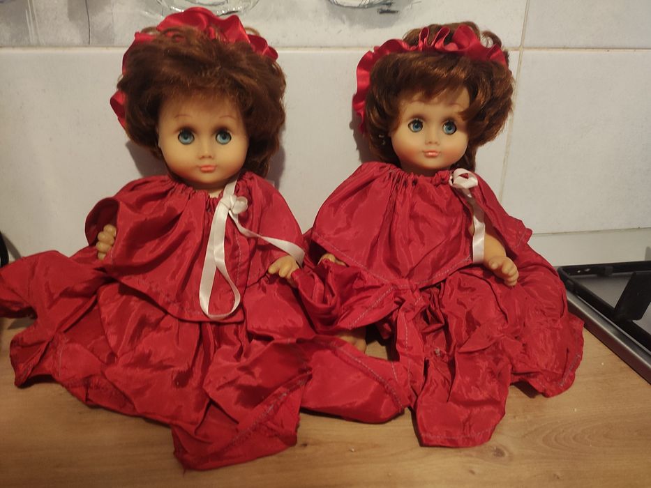 Vând păpuși vechi gemene 1960