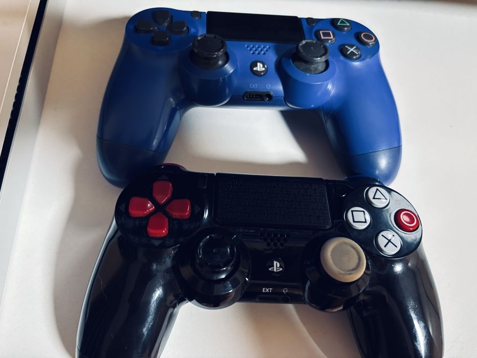 Продам PlayStation 4 Slim белая