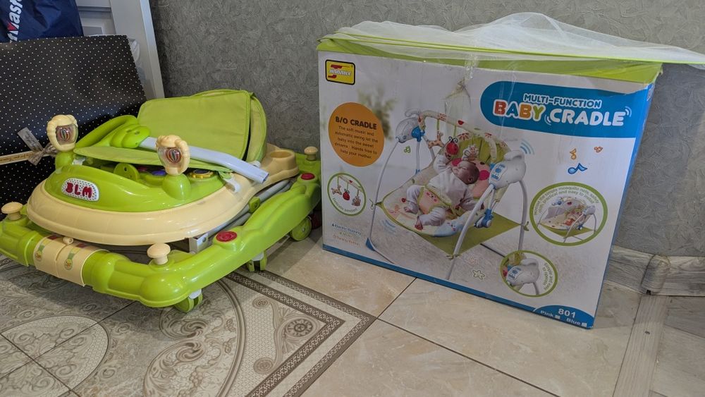 Ходунок, качелька,коляска б/у