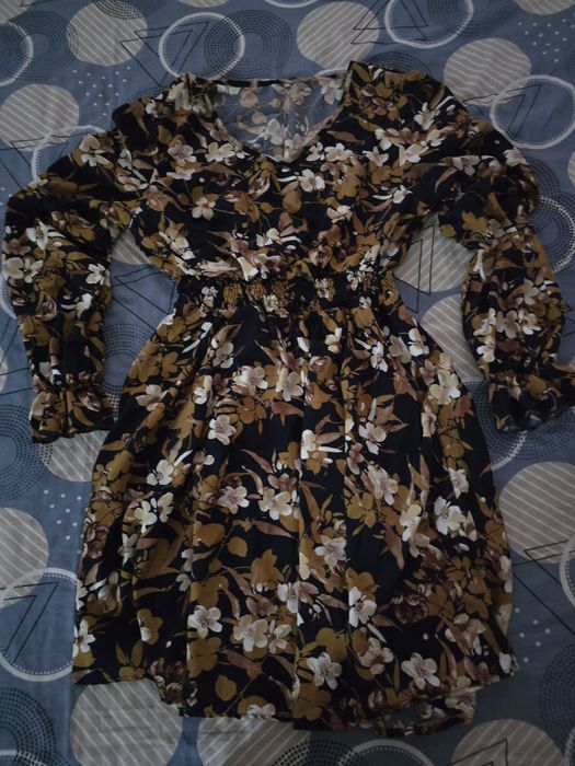 Нова копринена рокличка размер М