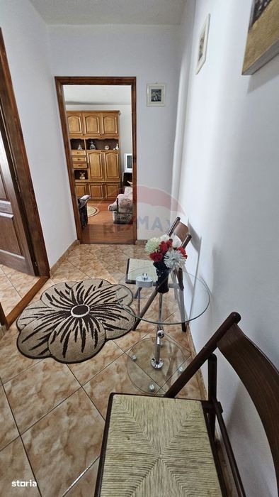 Apartament cu 2 camere de închiriat în zona Central
