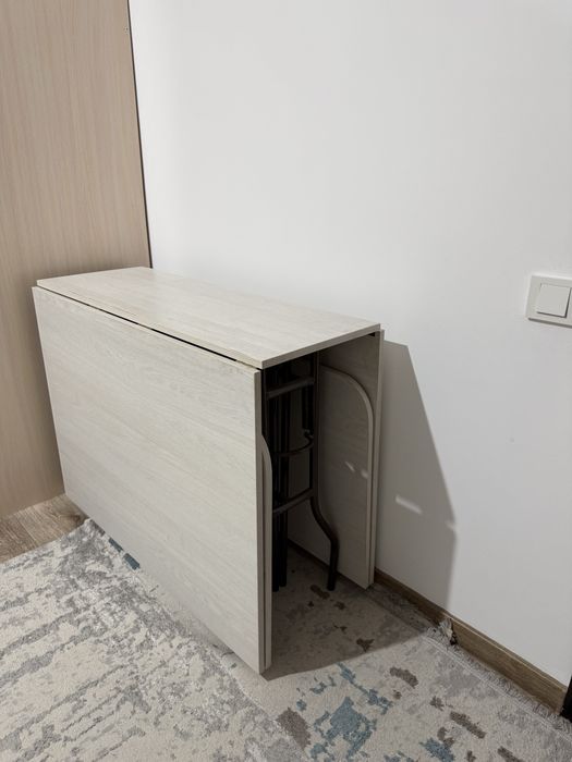 Продаю книжный стол