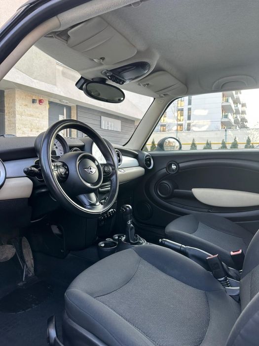 Mini Cooper One 2011 1.6 L benzina automat km reali stare impecabila