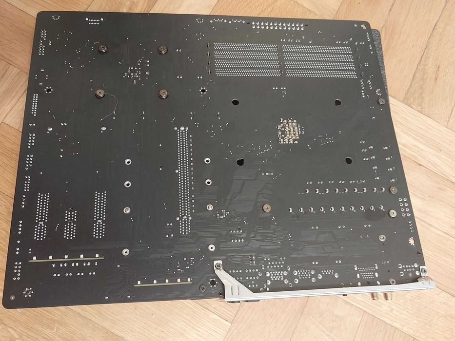 AMD Ryzen 5 5600X + Gigabyte B550 Aorus Elite AX V.2 Rev.1.5 Wi-Fi