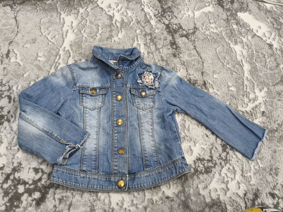 Джинсовая куртка на девочку