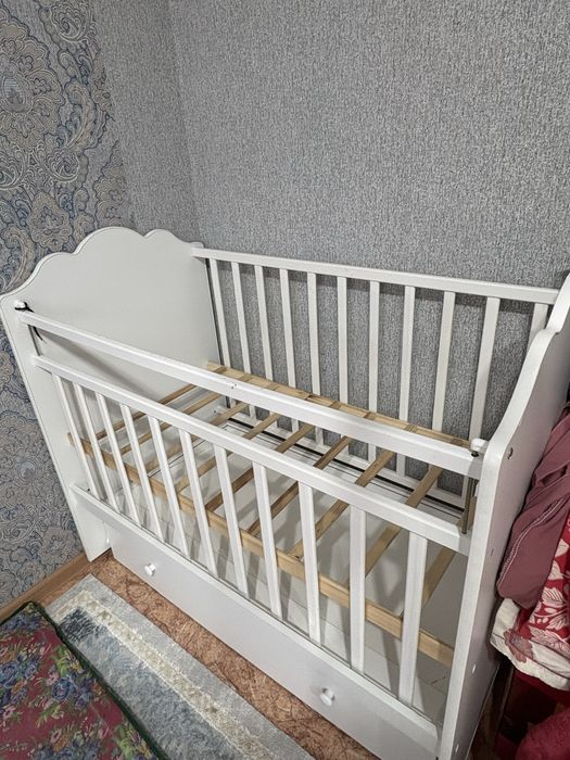 Манеж с бортики матрасом