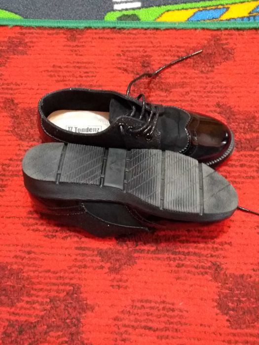 Нови обувки на Тенденз номер 40