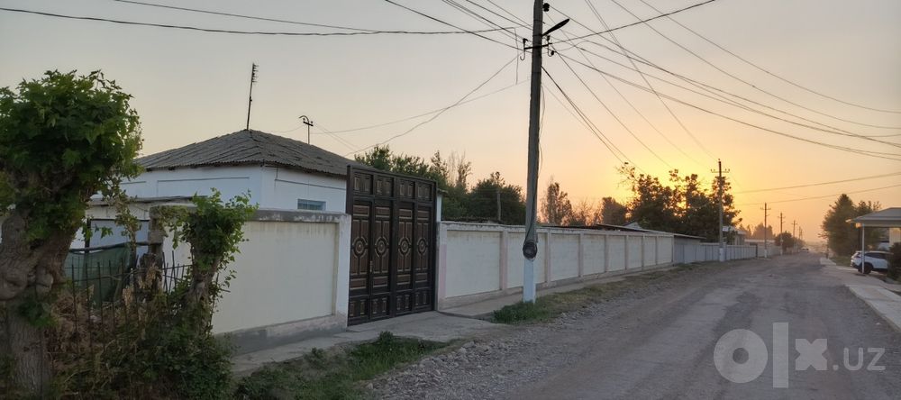 Hovli uy sotuladi