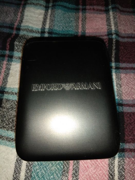 Часовник армани Много запазен !