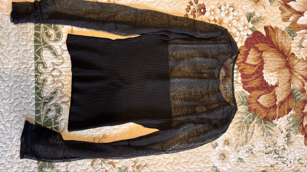 Кофта из легкой сетчатой матери