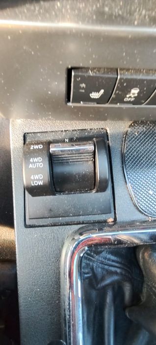 Vând jeep cherokee  ediție limitată 4x4 primul proprietar în România