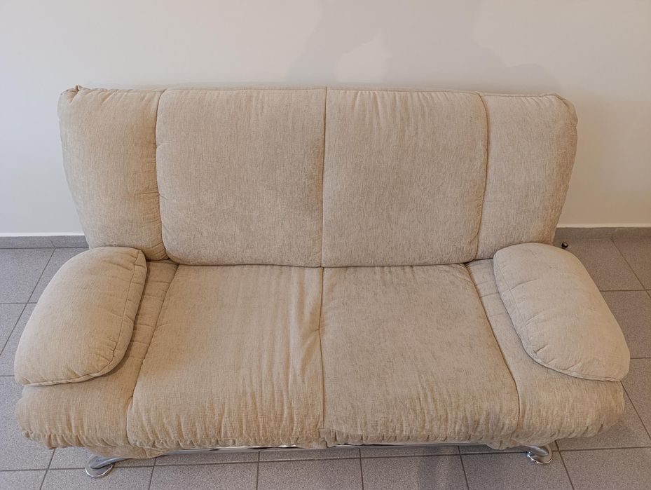 Бежов двоен диван
