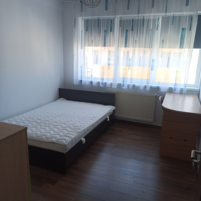 Apartament 3 camere de închiriat