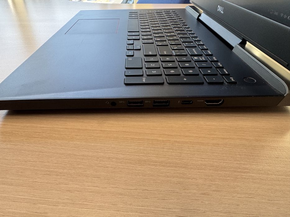 Ноутбук DELL Inspiron 7577