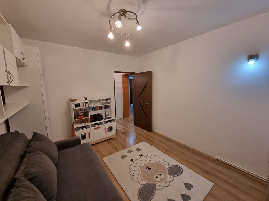 Apartament cu 2 camere de inchiriat