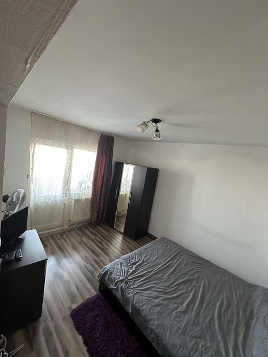 Vand apartament 3 camere