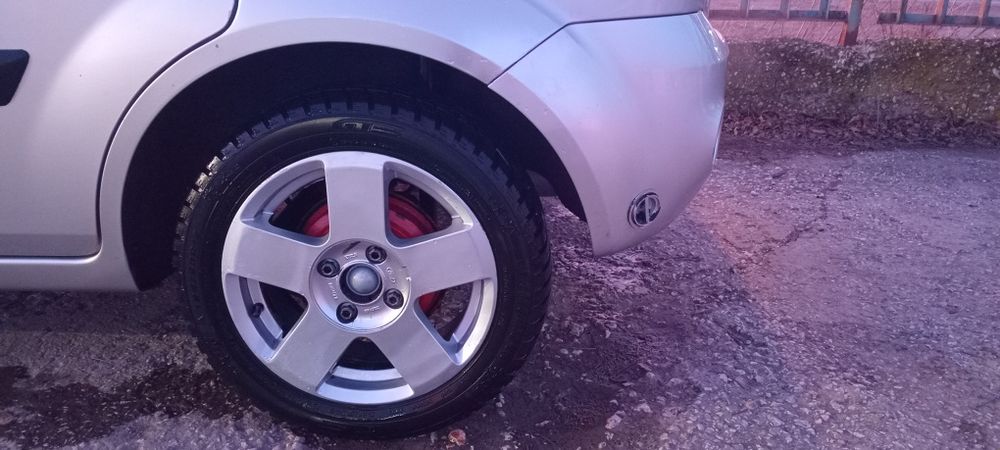 Фиеста 1,6/100кс  2007г