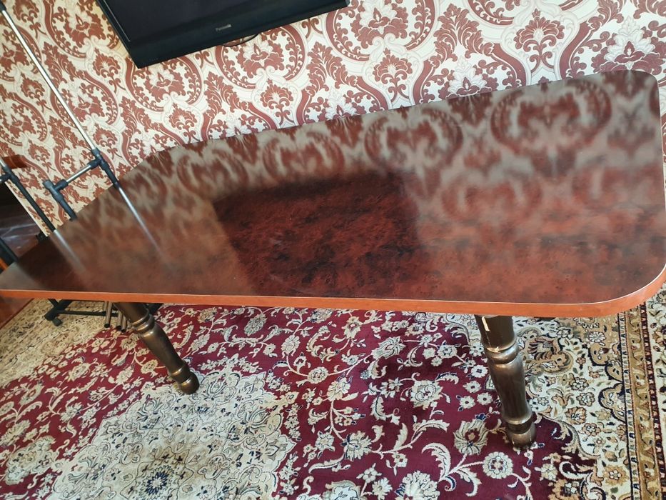 Стол обеденный продам