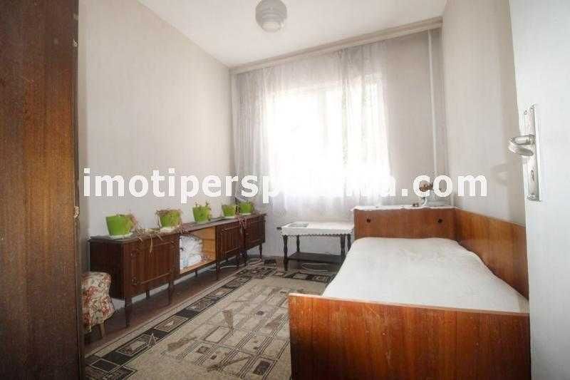 Продава се Тристаен апартамент в Пловдив, Каменица 2 - 68 кв.м за 1736 €/кв.м - Снимка #2