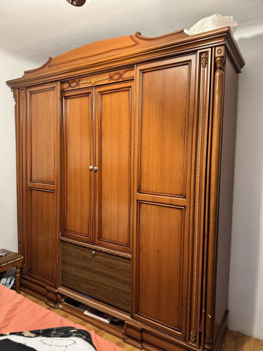 Dulap haine de vanzare