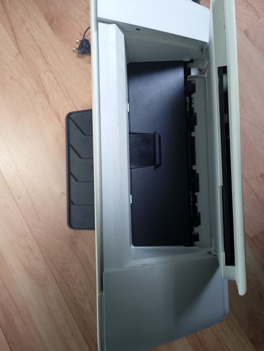 Комбиниран принтер скенер HP DeskJet Ink Advantage 1515