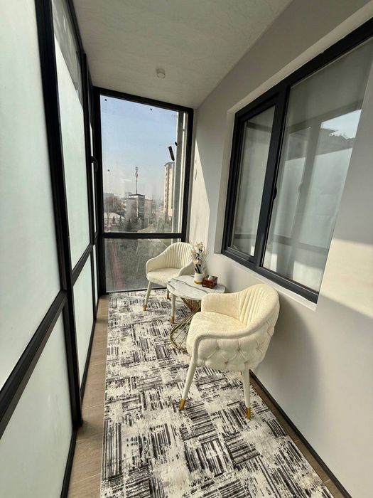 Новостройка на Яшнабад -Узбум 2/4/10 общ пл 60м Евро с обстановкой