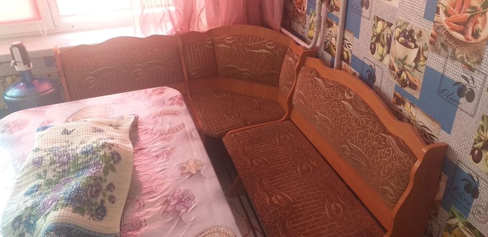 Продам Кухонный уголок