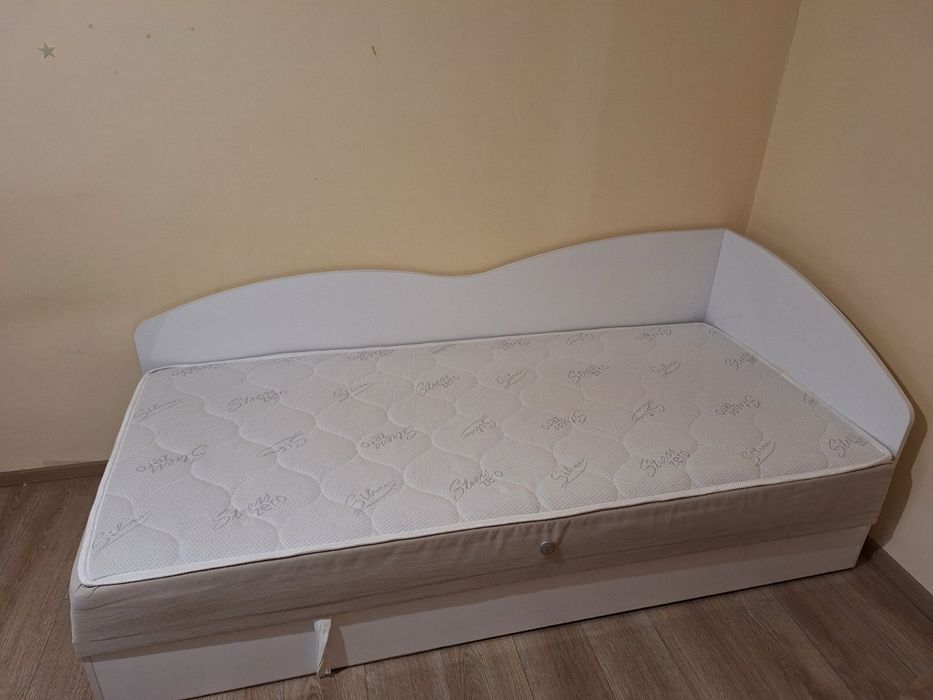 Единично легло с матрак 90/200