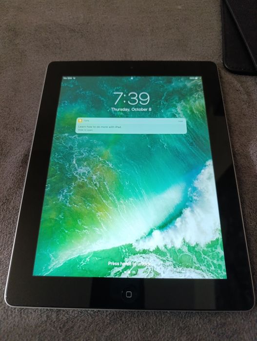 Продавам ipad 4-та генерация