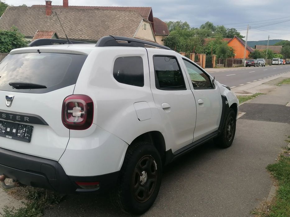 Dacia Duster Duster1.5Dci 4x4 avariat FARA ADBLUE,Porneste,Ruleaza AIRBAGURILE OK