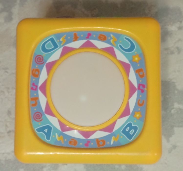 Балаларға арналған музыкалық ойыншық.