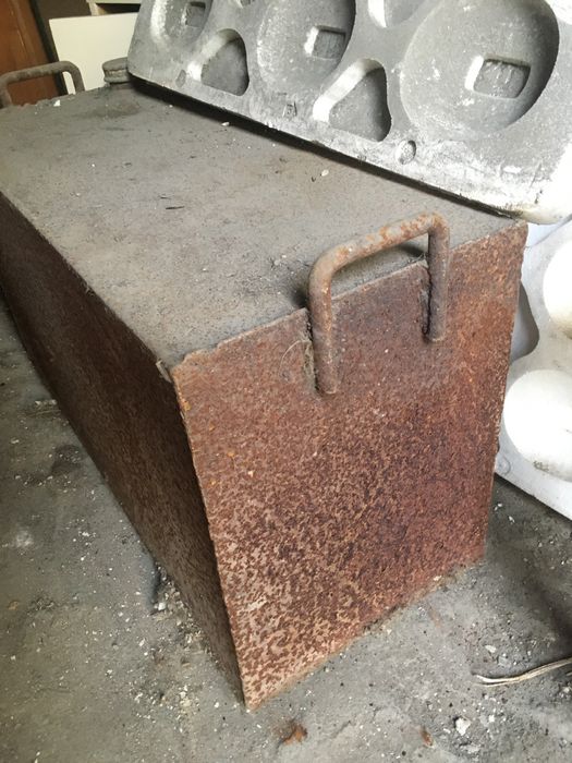 Требуется продажа бака. Бак литров 70-80