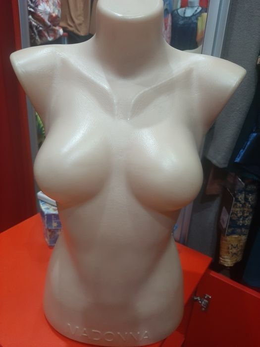 Женские маникены большие