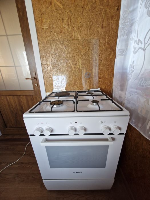 Продам комбинированную кухонную плиту  Bosch