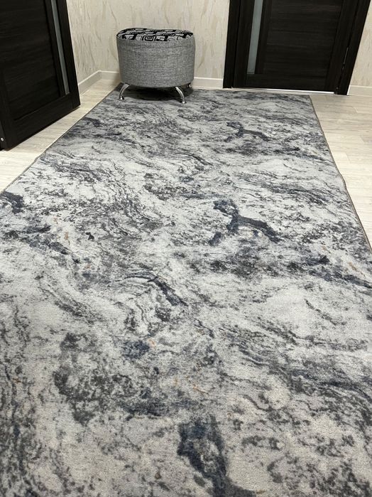 Продам 2 ковра в хорошем состоянии