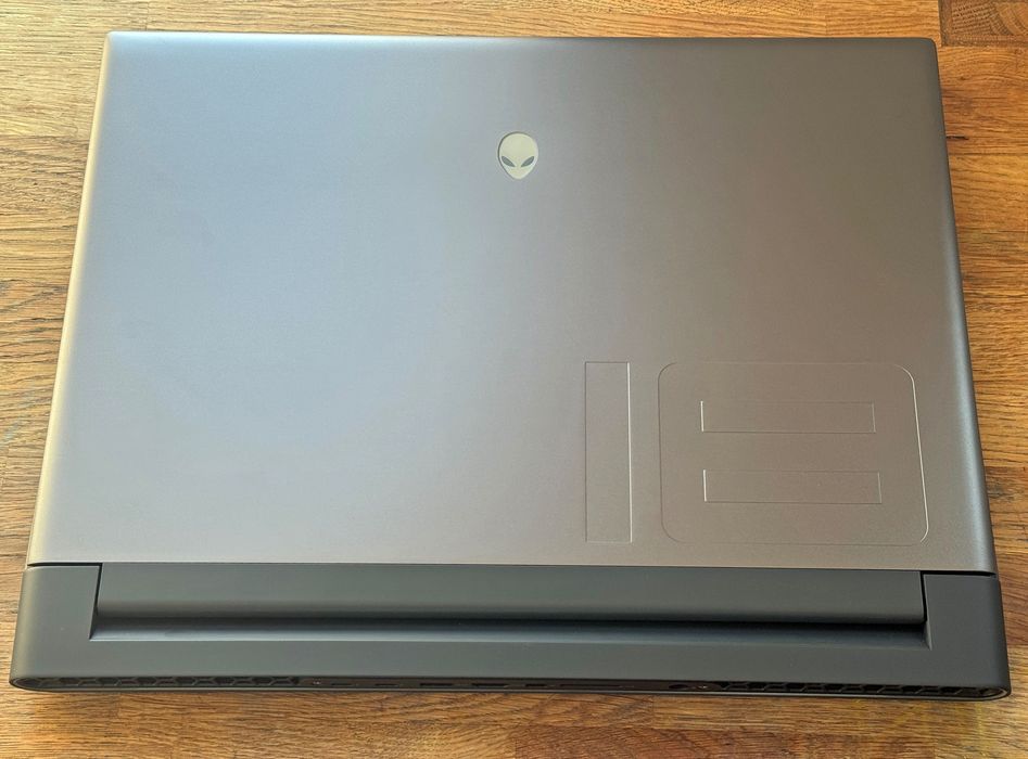 Alienware m18 R2 Intel i9 14900 HX RTX4070 32 RAM 1 TB SSD