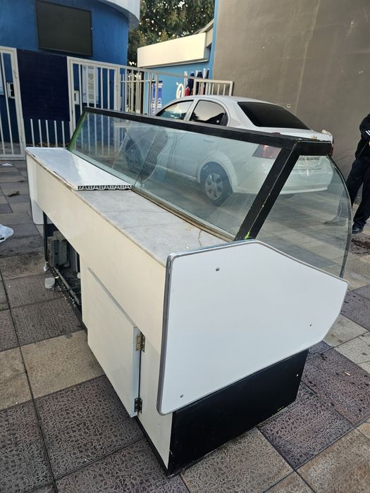 Холодилник ветрина