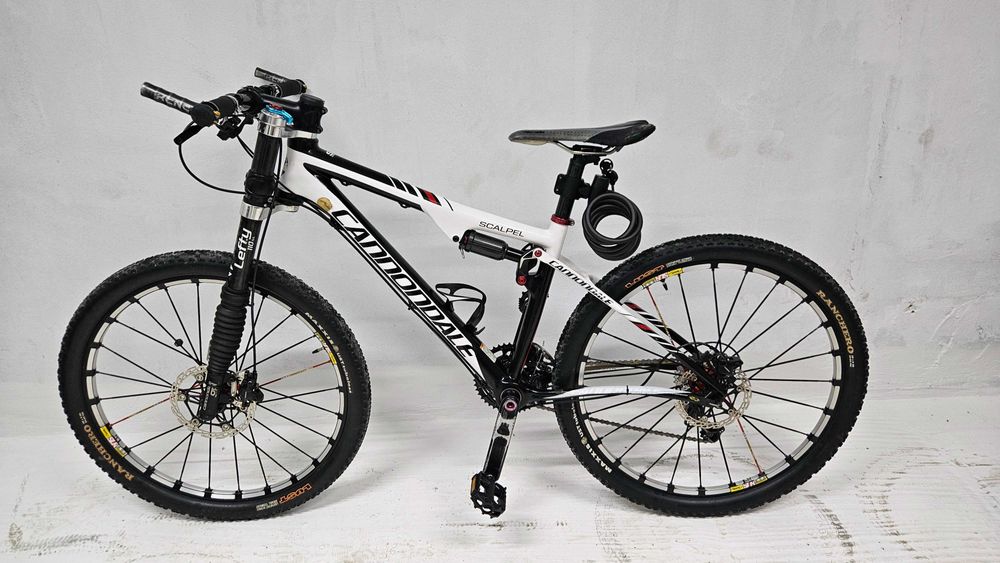 Bicicleta CANNONDALE Scalpel 26" Lefty marime M Carbon full suspension
