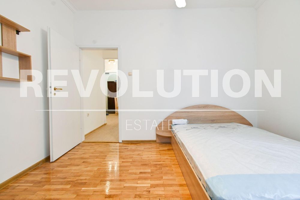 Тристаен апартамент в ж.к. Медицинска академия.