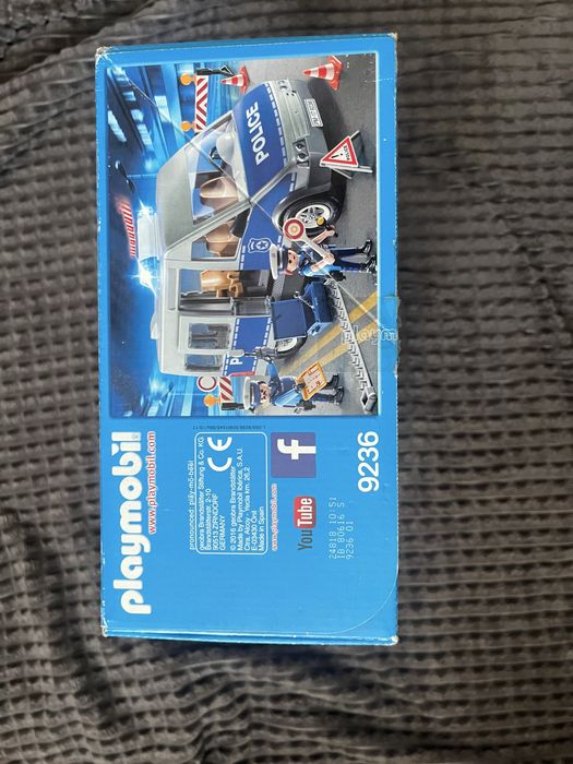Полицейски бус на Playmobile